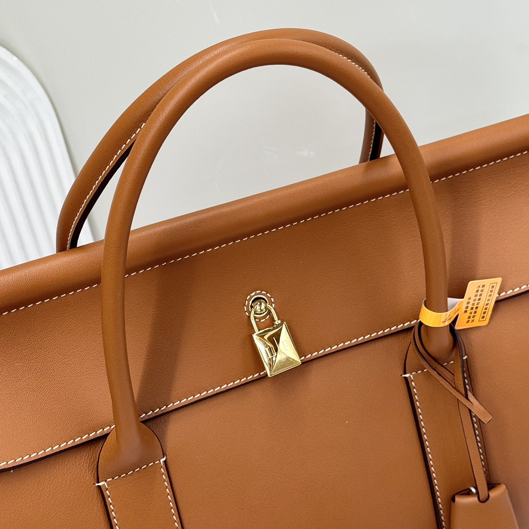 Loro Piana Loom bag L32 Smooth Calfskin Warm Tan | Loro Piana SA