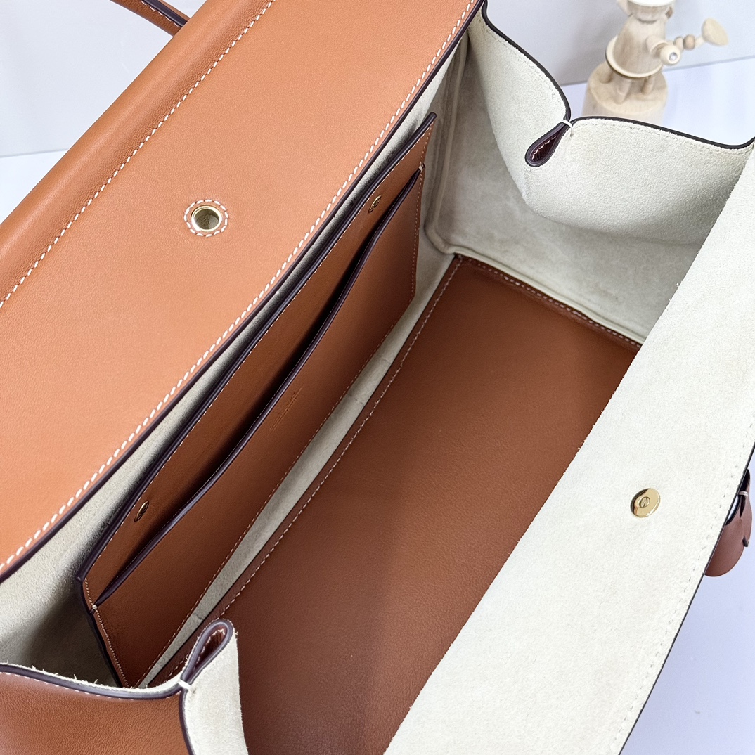 Loro Piana Loom bag L32 Smooth Calfskin Warm Tan | Loro Piana SA