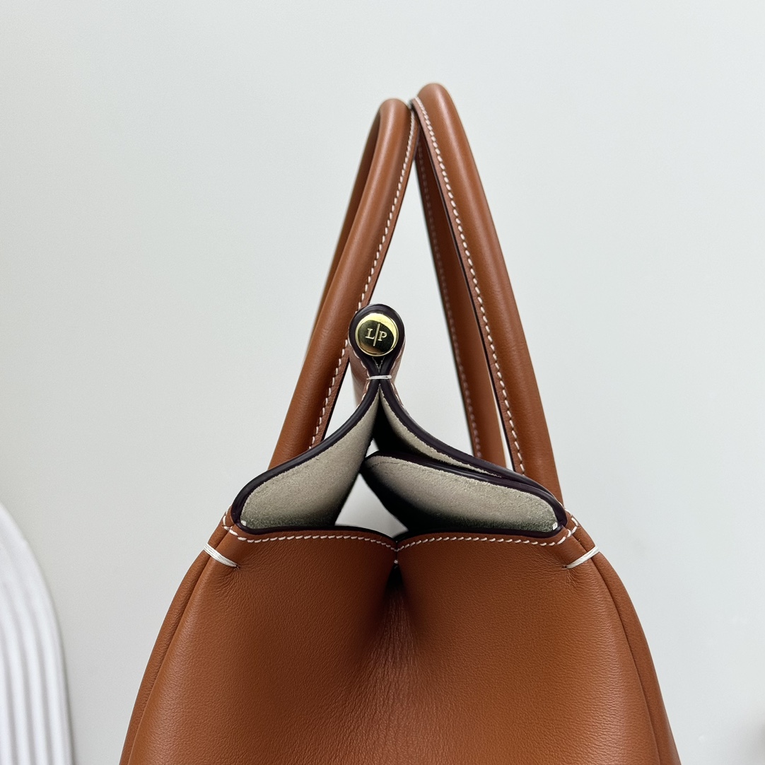 Loro Piana Loom bag L32 Smooth Calfskin Warm Tan | Loro Piana SA