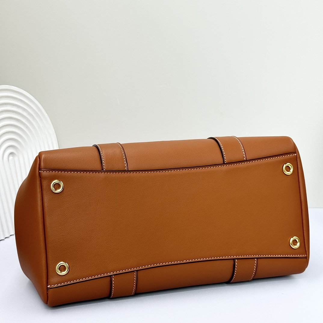 Loro Piana Loom bag L32 Smooth Calfskin Warm Tan | Loro Piana SA
