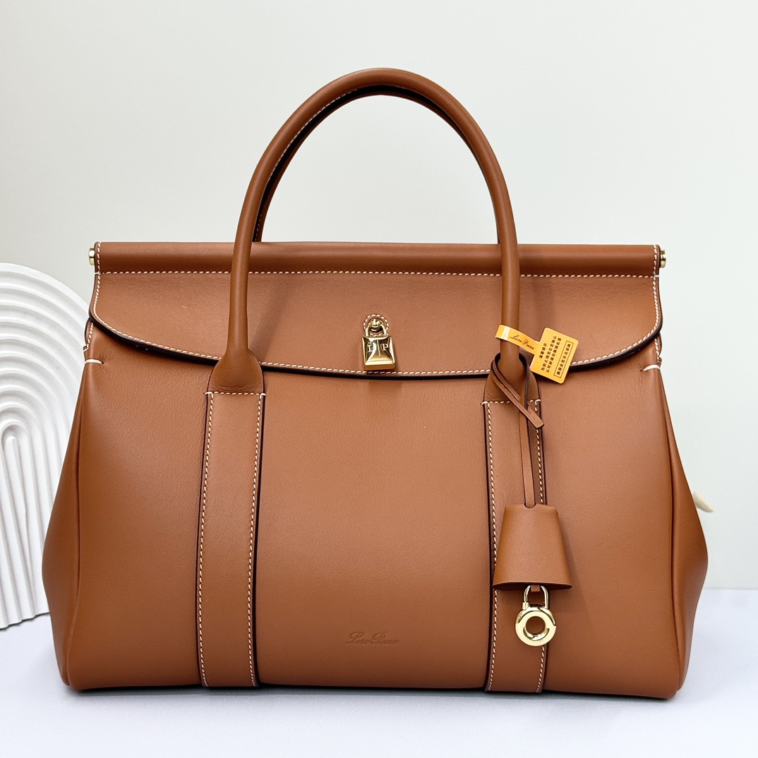 Loro Piana Loom bag L32 Smooth Calfskin Warm Tan | Loro Piana SA