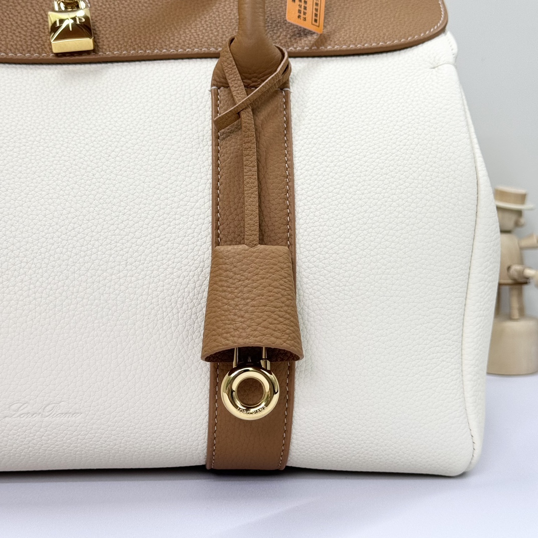 Loro Piana Woman Leather Goods Loom | Loro Piana