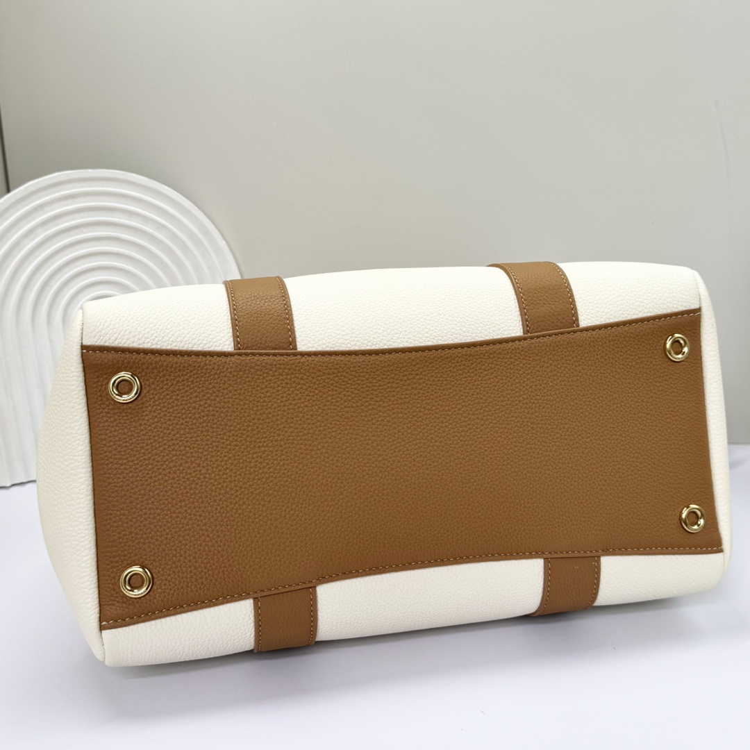 Loro Piana Woman Leather Goods Loom | Loro Piana