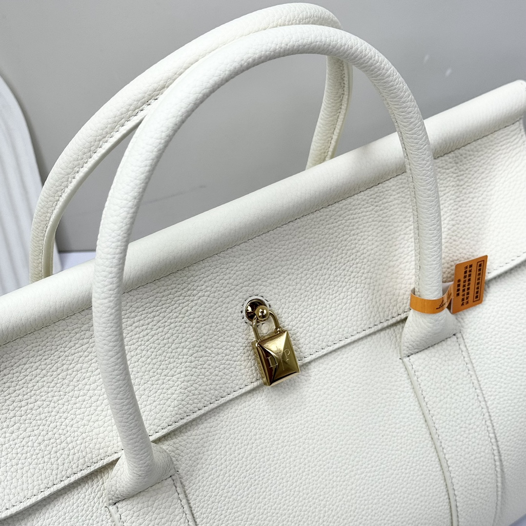 Loro Piana Loom bag L32 Grained Calfskin Whisper White | Loro Piana FR