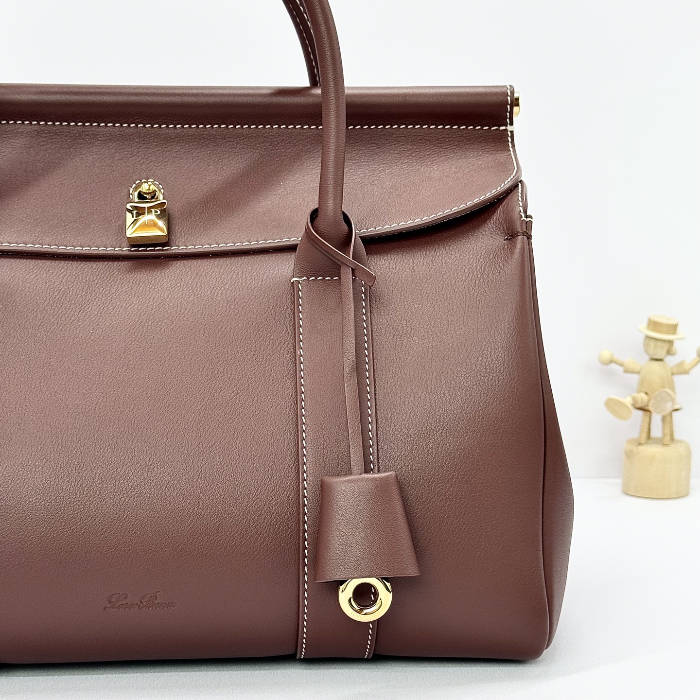 Loro Piana Loom bag L32 Smooth Calfskin Smoked Caramel/Sun Gold |