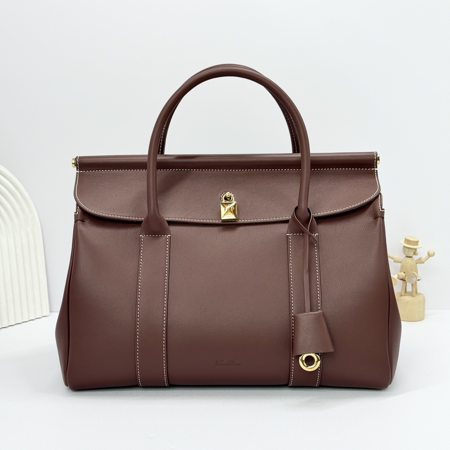 Loro Piana Loom bag L32 Smooth Calfskin Smoked Caramel/Sun Gold |