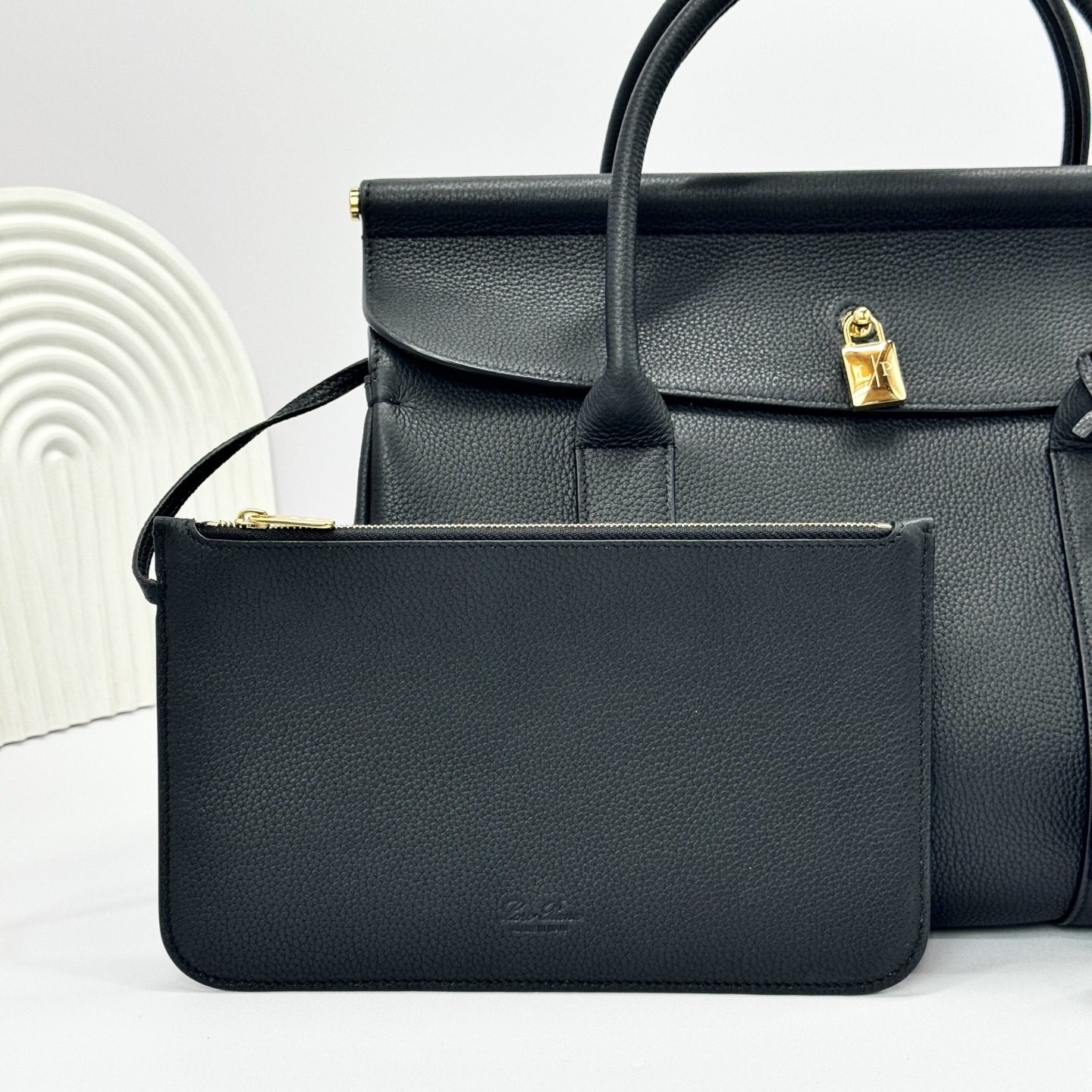 Loro Piana Loom bag L32 Grained Calfskin Black/Sun Gold | Loro Piana CC