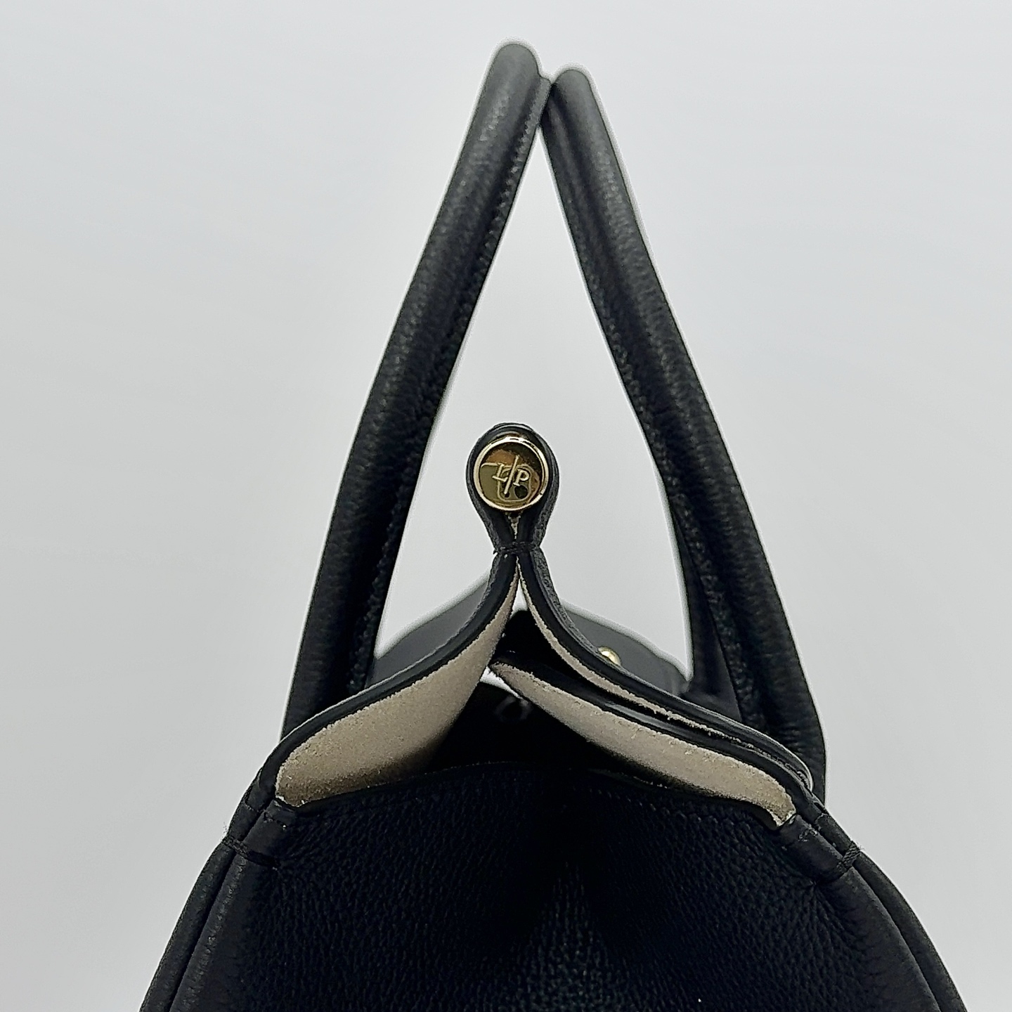 Loro Piana Loom bag L32 Grained Calfskin Black/Sun Gold | Loro Piana CC
