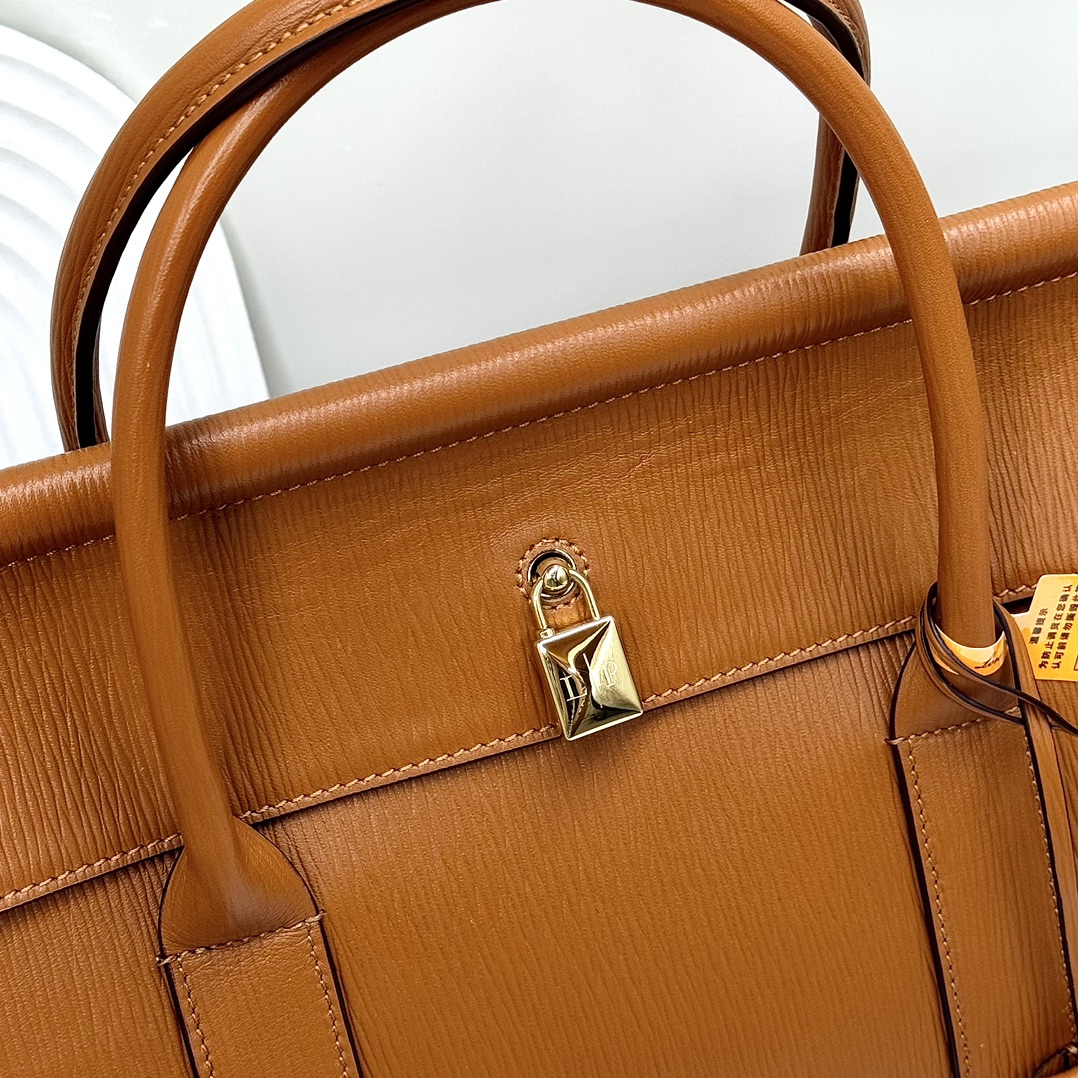 Loro Piana Loom bag L32 Calfskin Warm Tan/Sun Gold | Loro Piana G