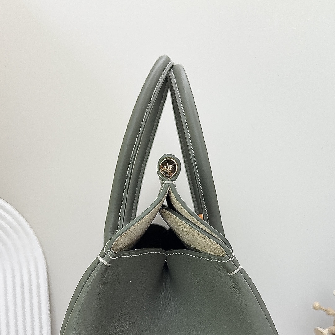 Loro Piana Loom bag L25 Calfskin Glory Green/Sun Gold | Loro Piana SA