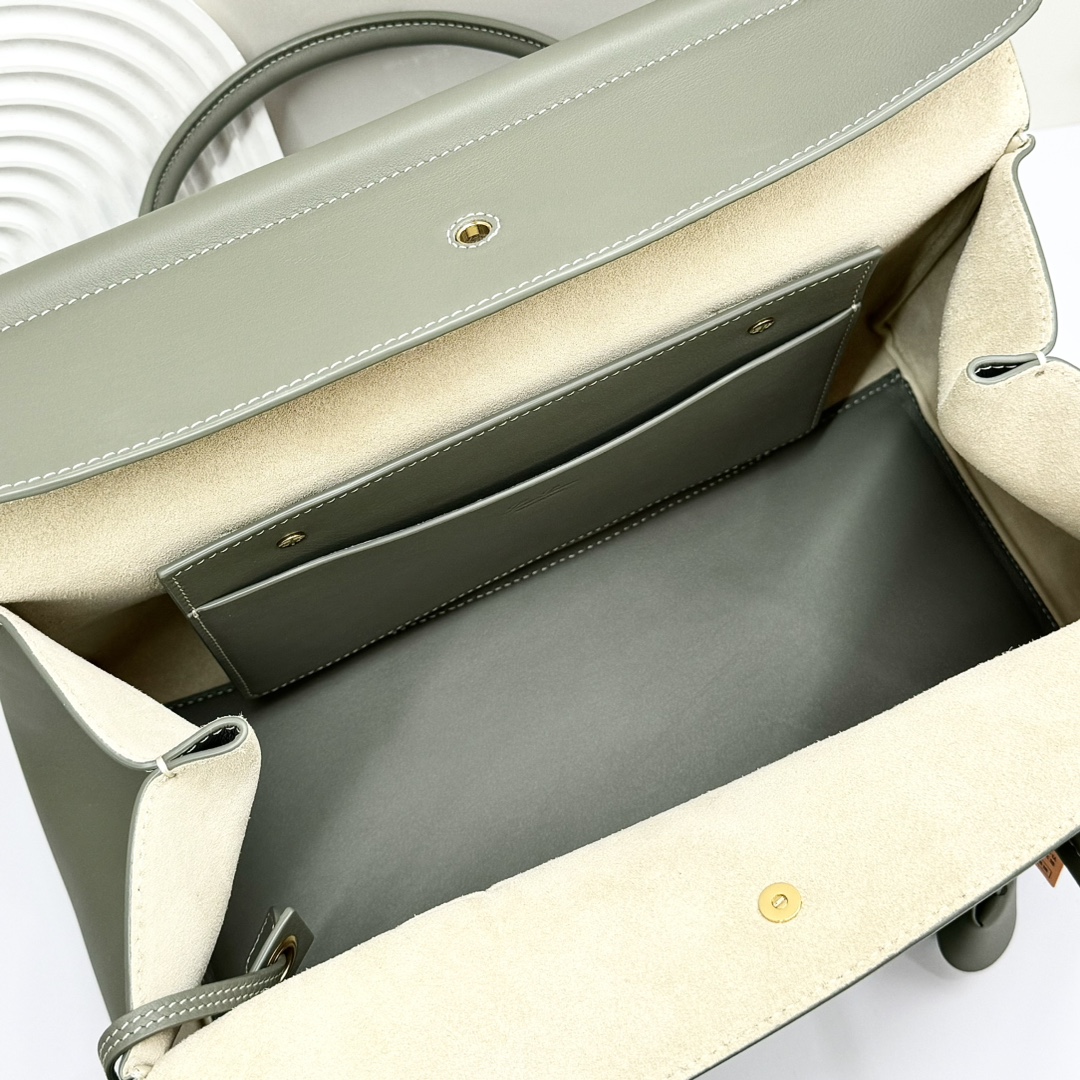 Loro Piana Loom bag L25 Calfskin Glory Green/Sun Gold | Loro Piana SA