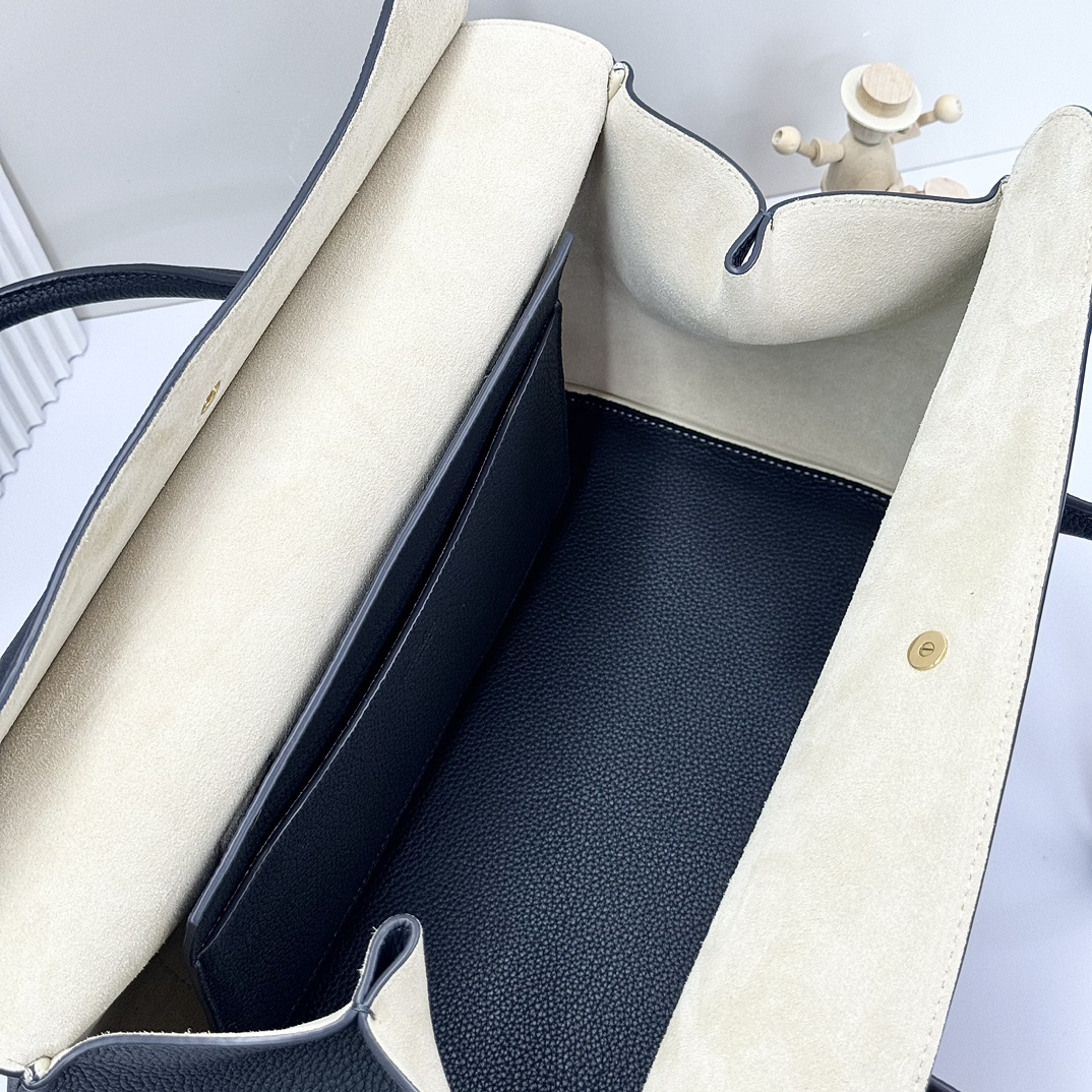 Loro Piana Loom bag L32 Grained Calfskin Navy Blue | Loro Piana