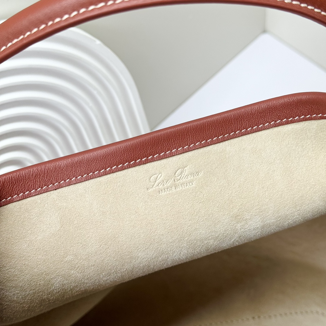 Loro Piana Large Bale bag Smooth Calfskin Deep Kummel red | Loro Piana