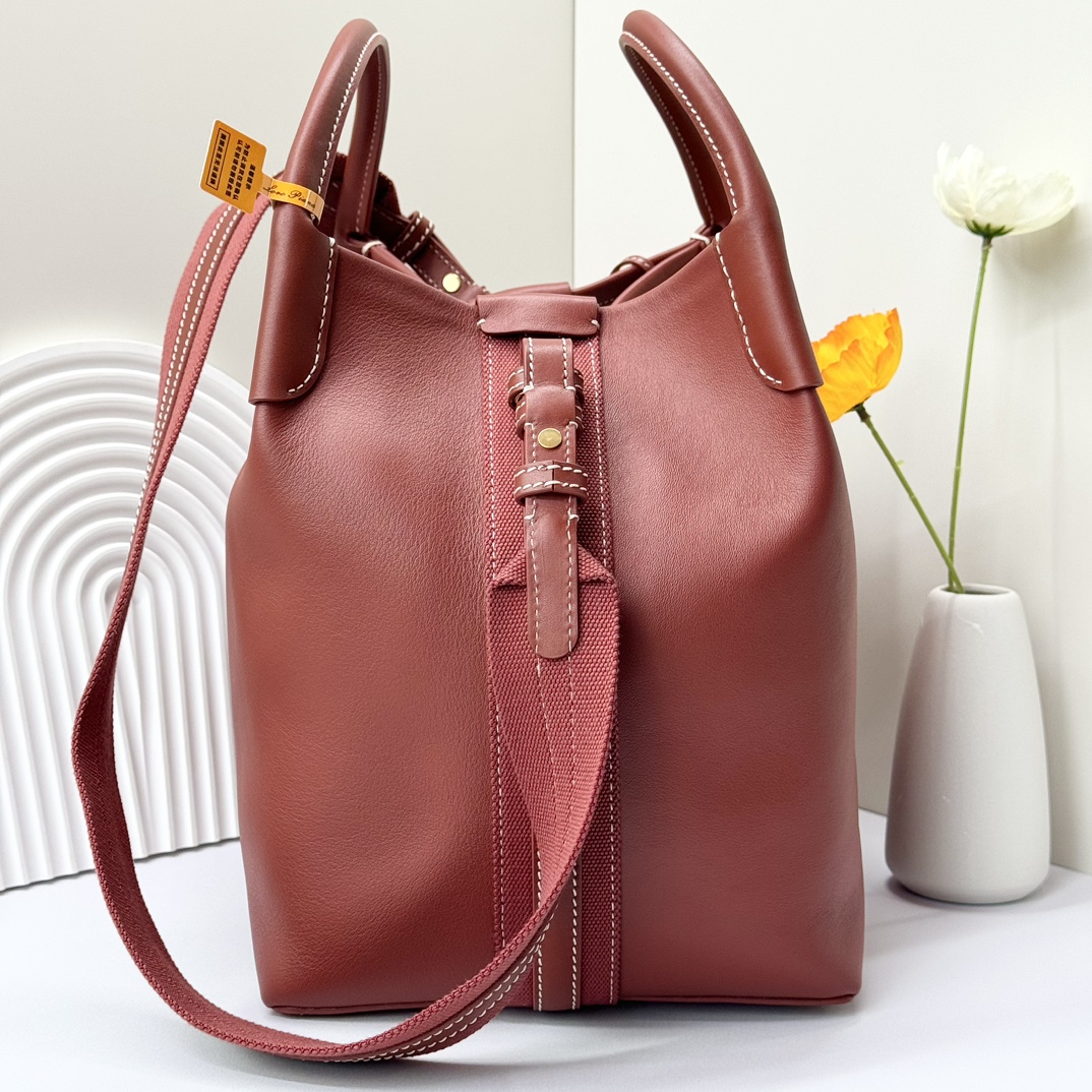 Loro Piana Large Bale bag Smooth Calfskin Deep Kummel red | Loro Piana