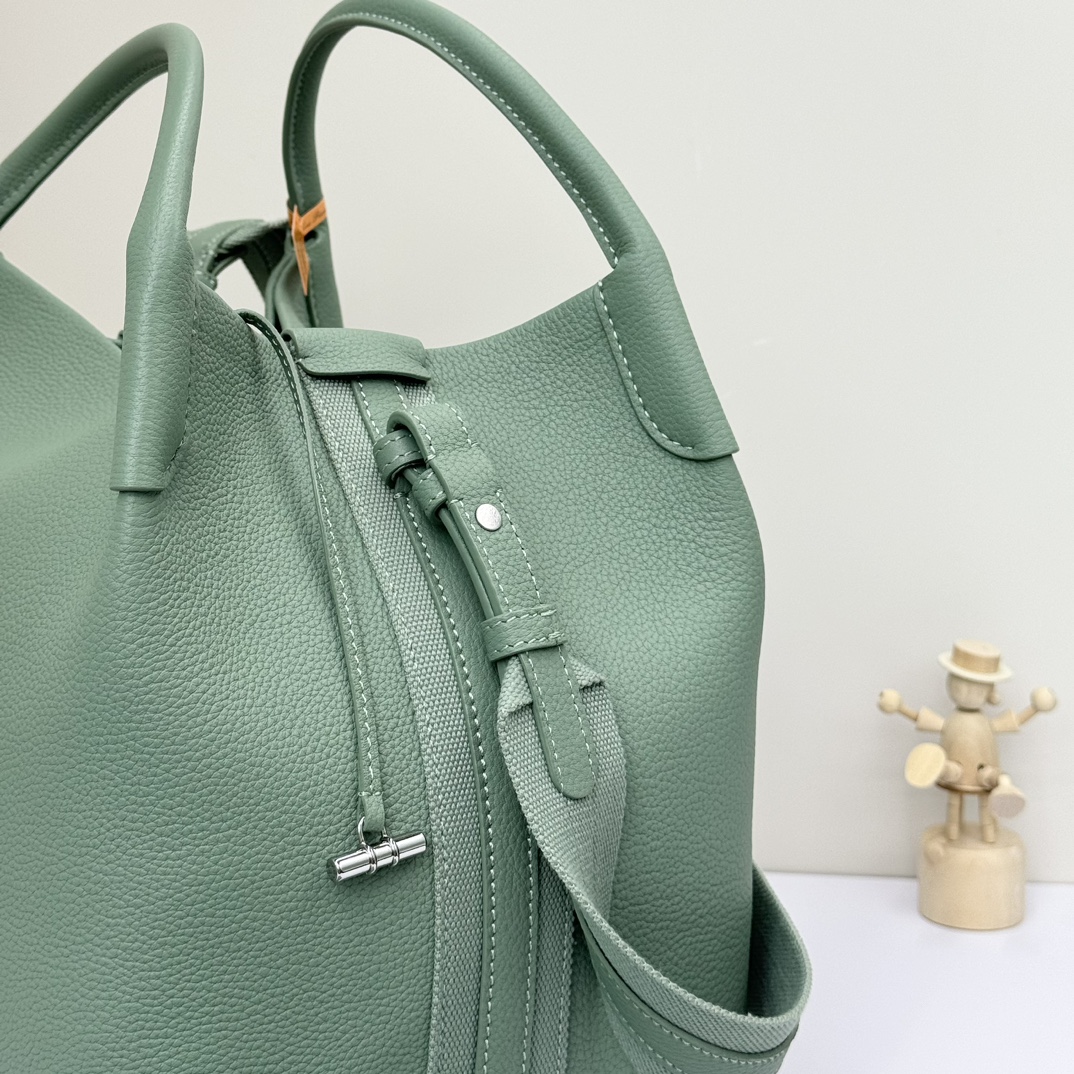 Loro Piana Large Bale bag Grained Calfskin Sage Brush Leaves green | Loro Piana