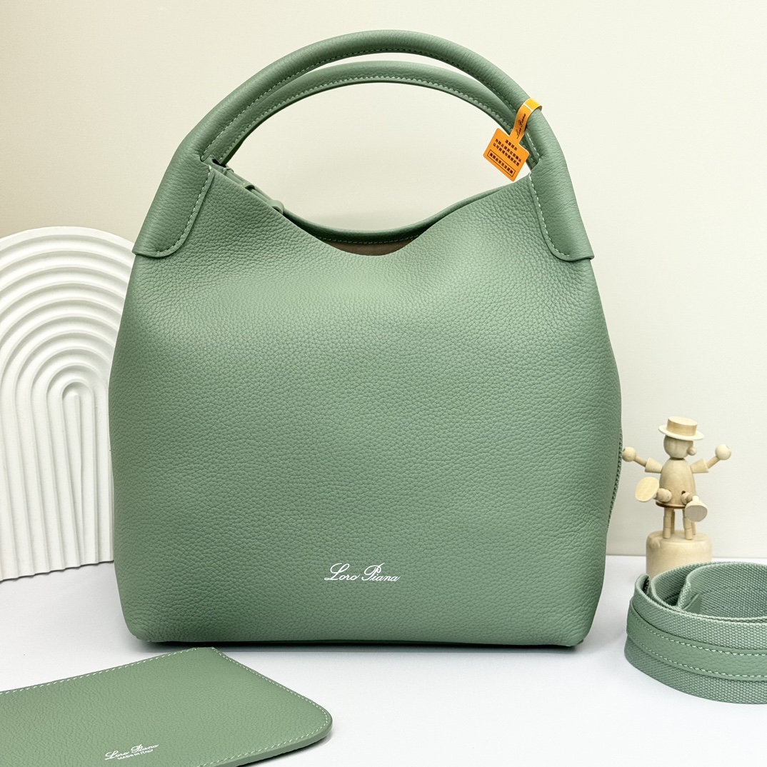 Loro Piana Large Bale bag Grained Calfskin Sage Brush Leaves green | Loro Piana