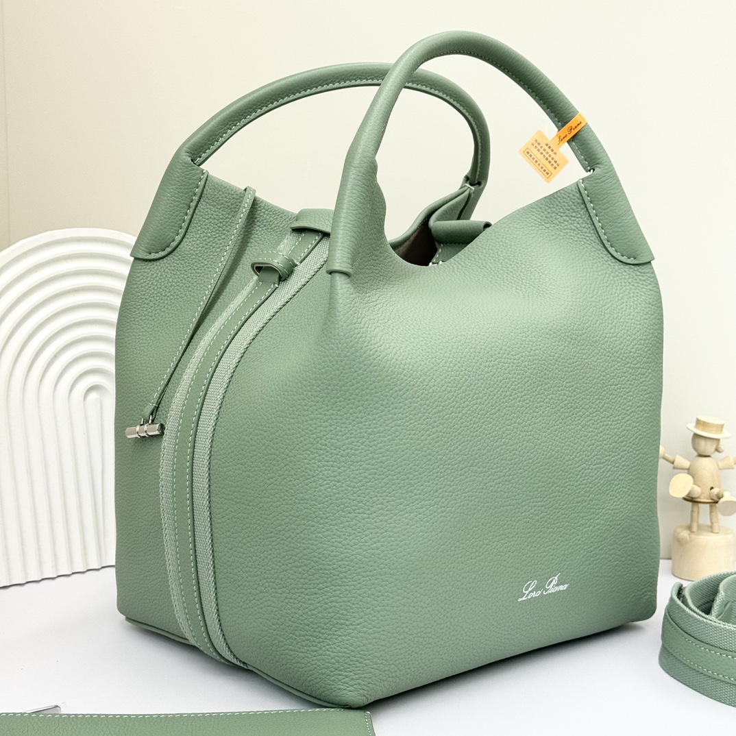 Loro Piana Large Bale bag Grained Calfskin Sage Brush Leaves green | Loro Piana