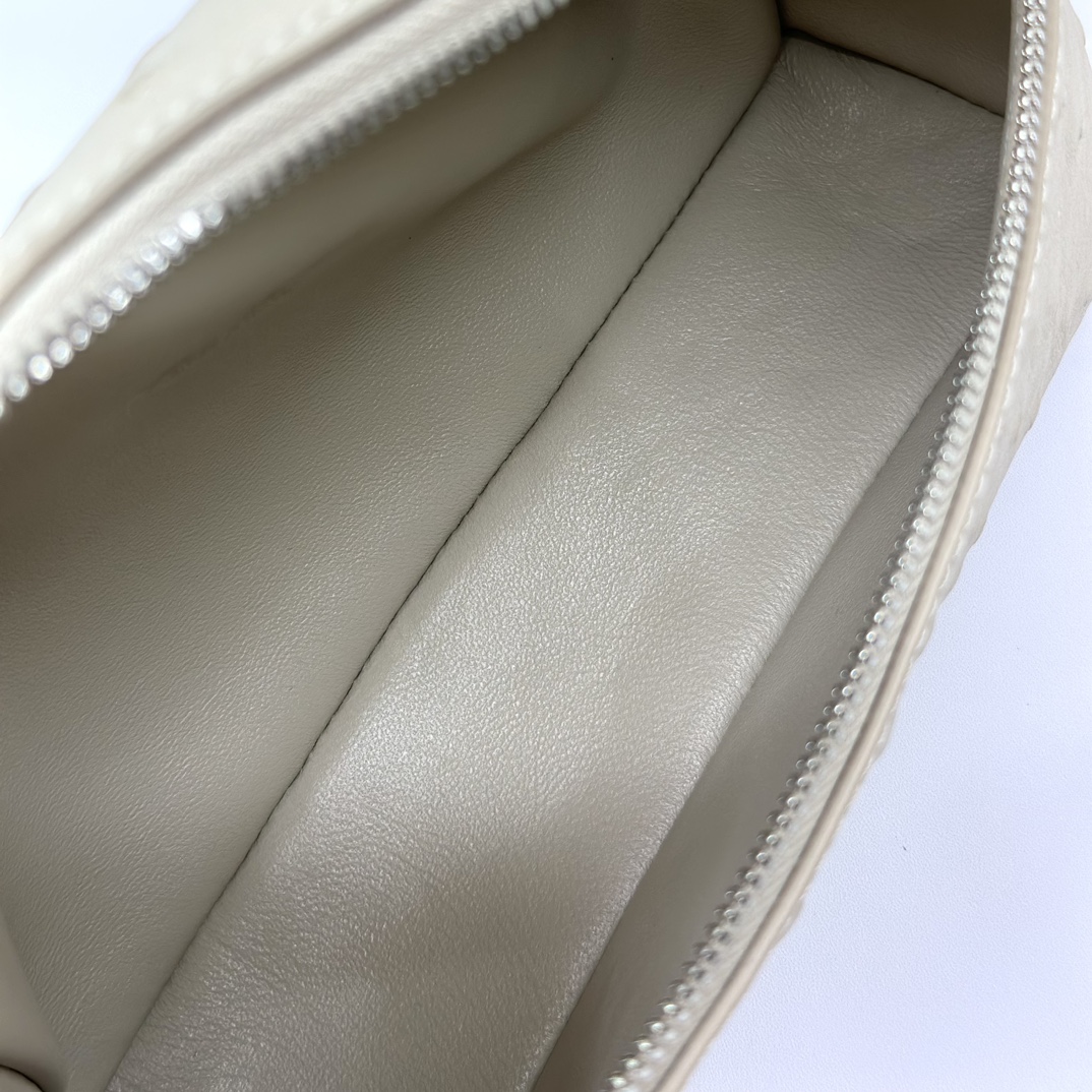 Loro Piano Extra Pocket L19 Ostrich Leather beige