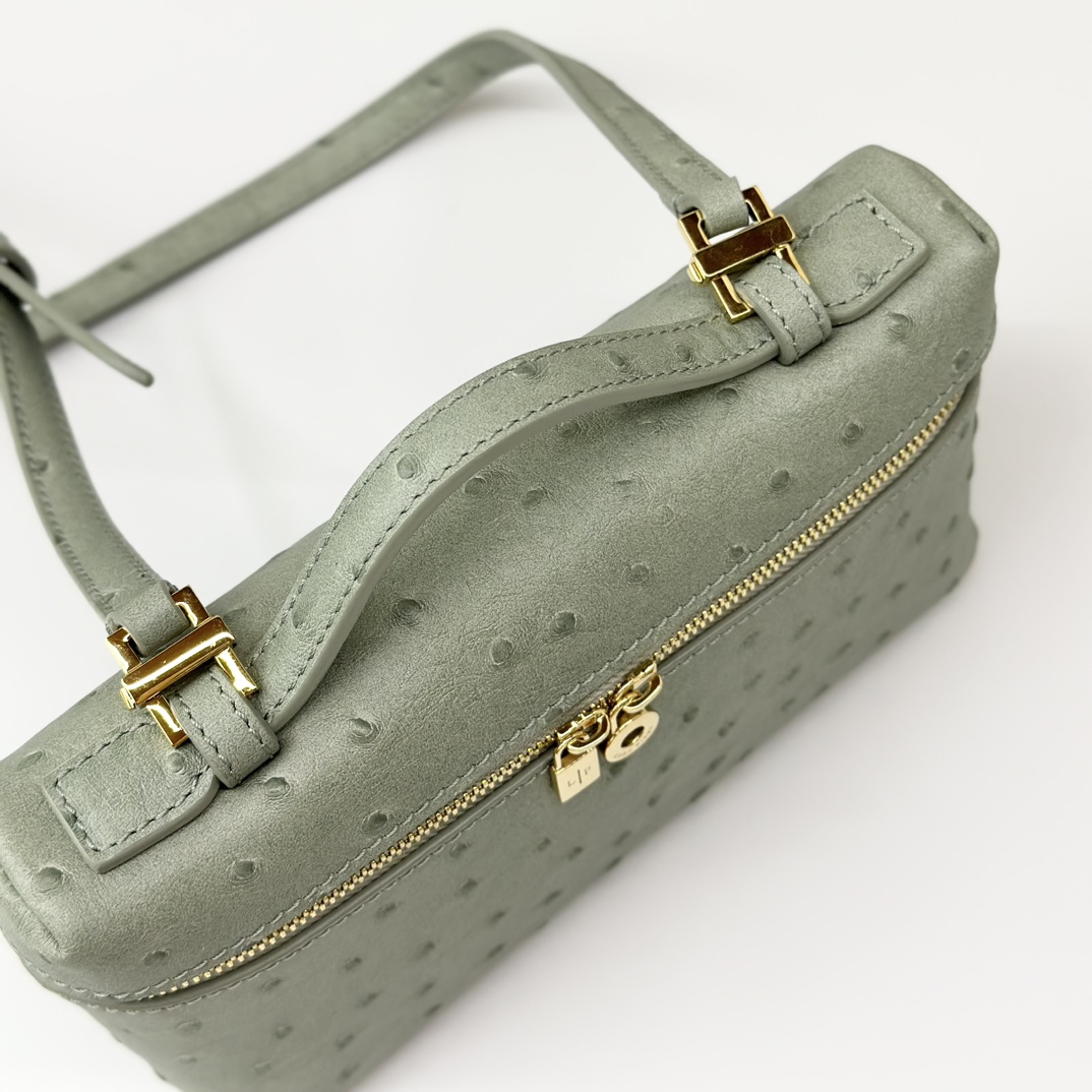 Loro Piano Extra Pocket L19 Ostrich Leather green