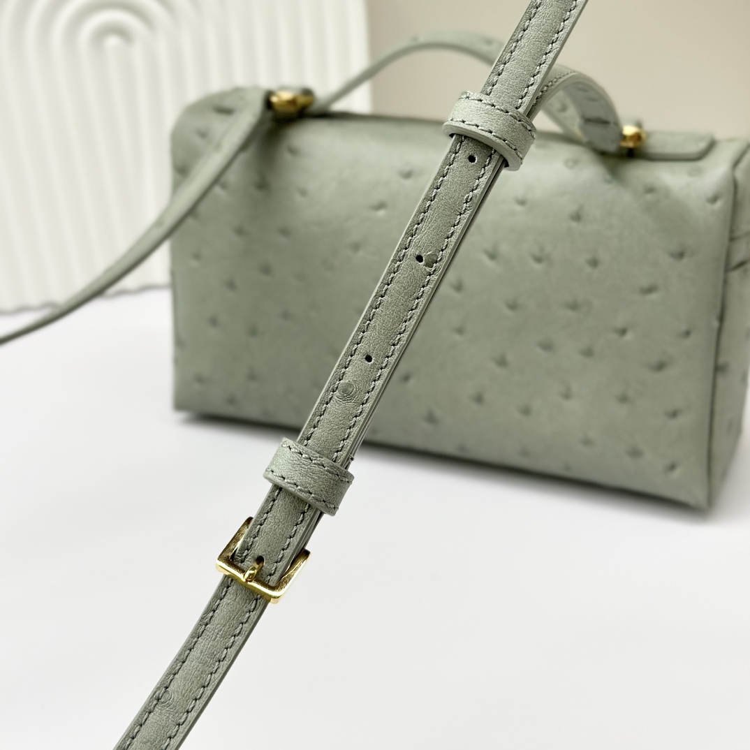 Loro Piano Extra Pocket L19 Ostrich Leather green