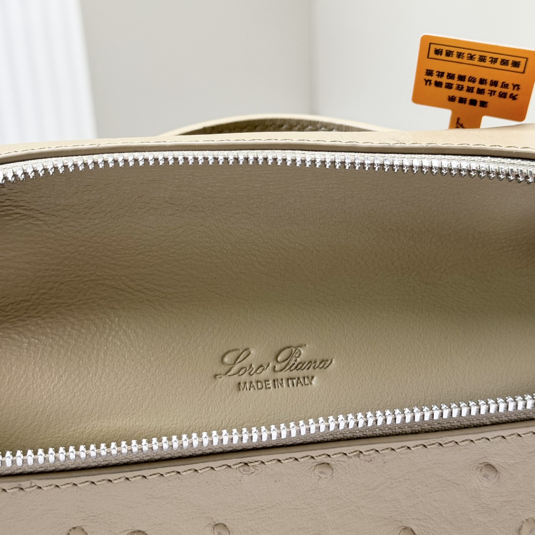 Loro Piano Extra Pocket L19 Ostrich Leather bag beige