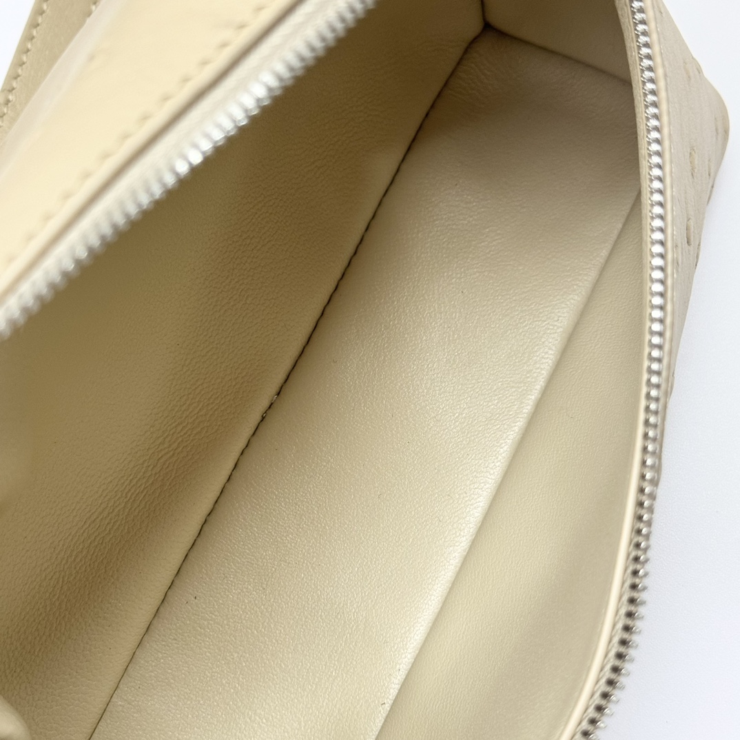 Loro Piano Extra Pocket L19 Ostrich Leather bag beige