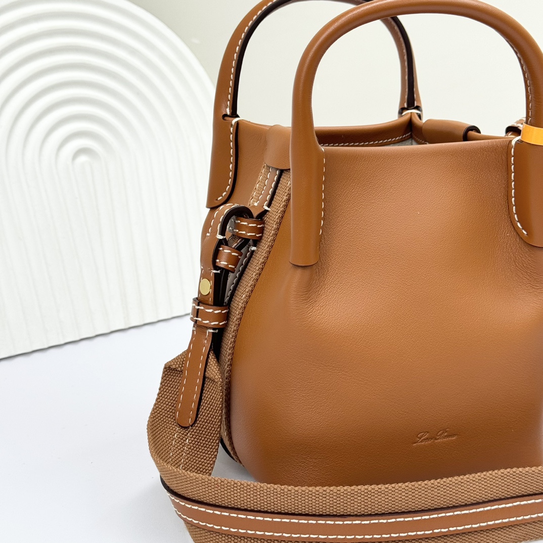 Loro Piana Micro Bale bag Smooth Calfskin Warm Tan | Loro Piana