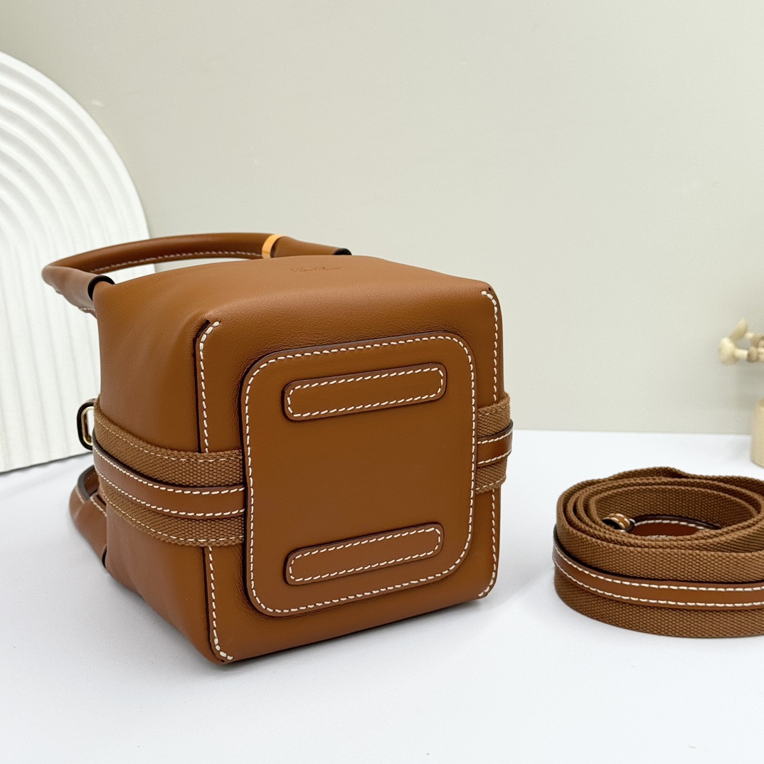 Loro Piana Micro Bale bag Smooth Calfskin Warm Tan | Loro Piana