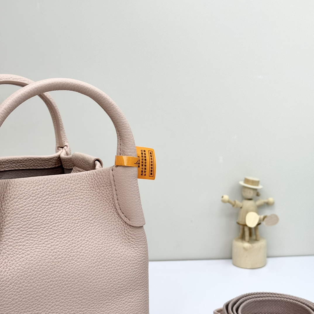 Loro Piana Micro Bale bag Grained Calfskin pink Light Mastic/Antique Silver | Loro Piana US