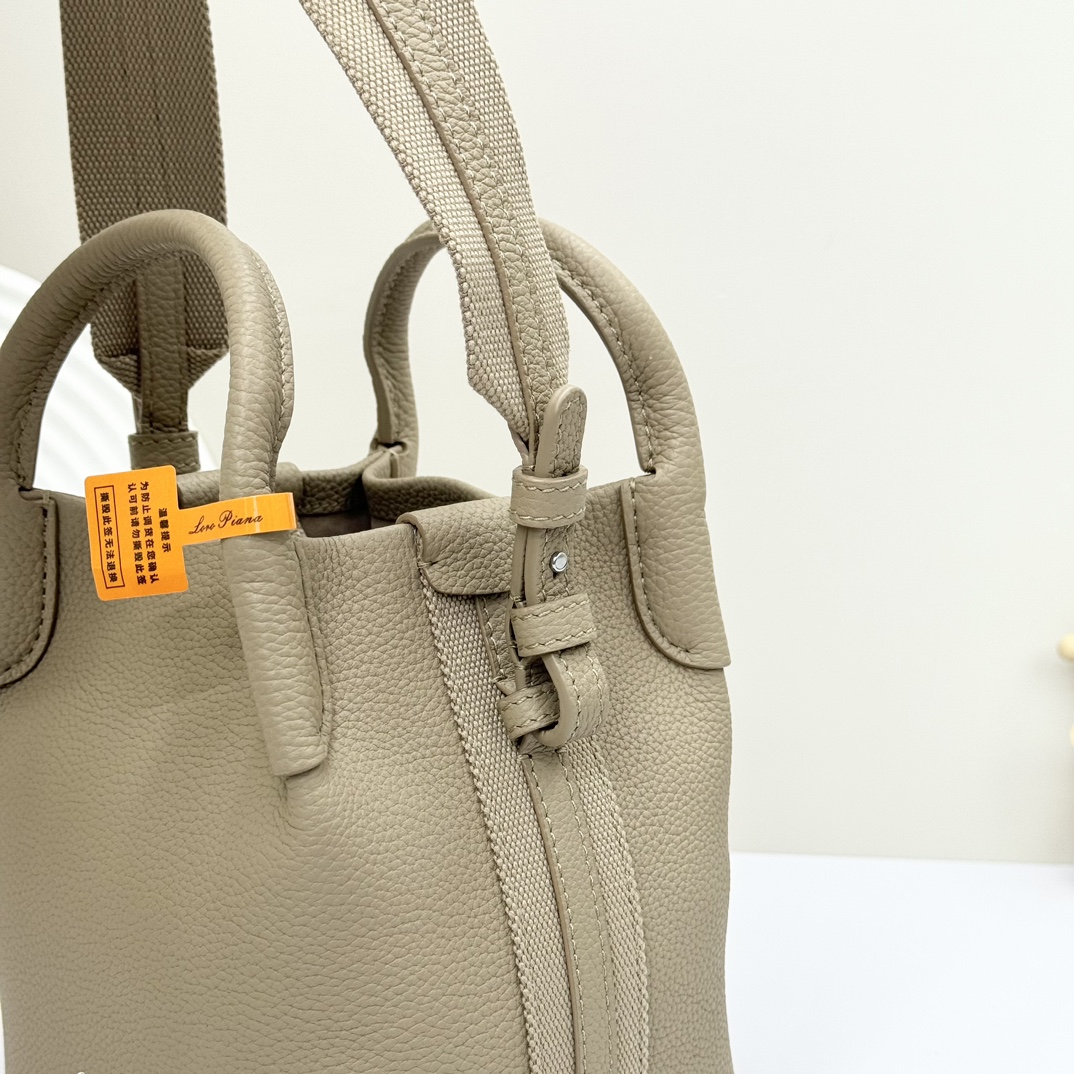 Loro Piana Micro Bale bag Grained Calfskin Dark Lichen Gray | Loro Piana
