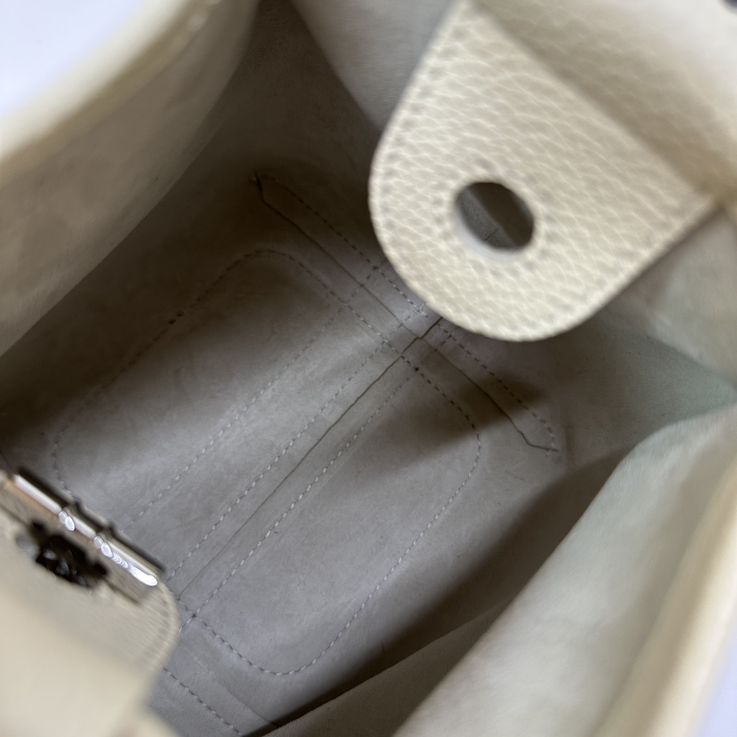 Loro Piana Micro Bale bag Grained Calfskin Dark Lichen white| Loro Piana
