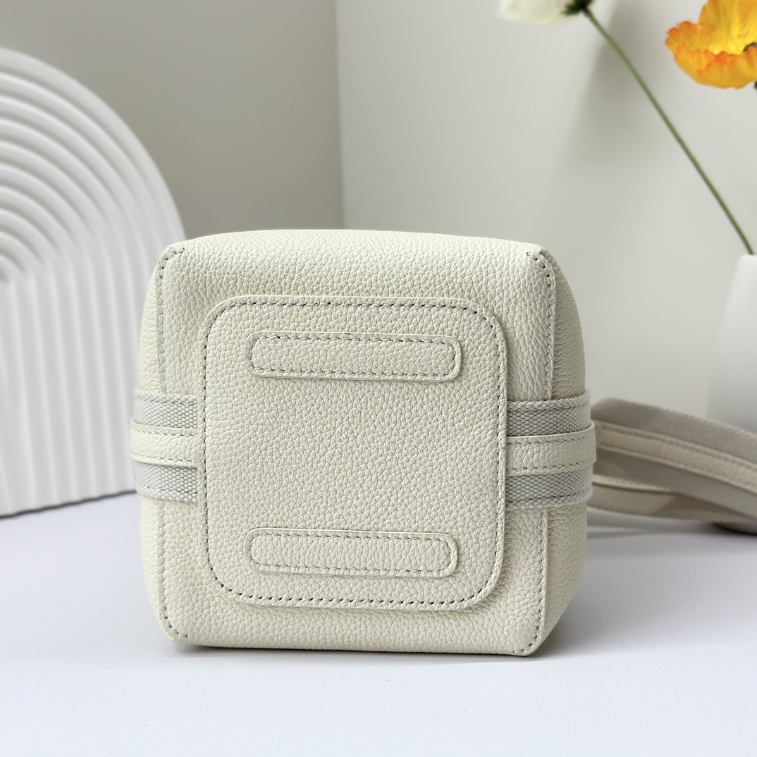 Loro Piana Micro Bale bag Grained Calfskin Dark Lichen white| Loro Piana