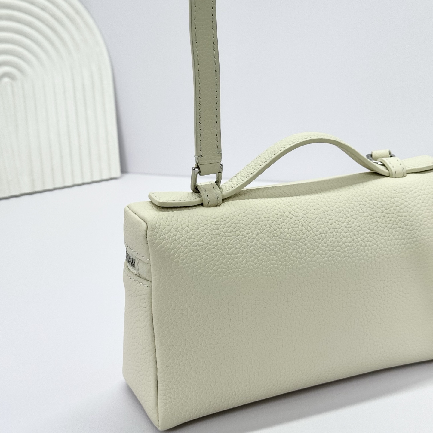 Loro Piana Leather handbag Loro Piana White in Leather - 38293789