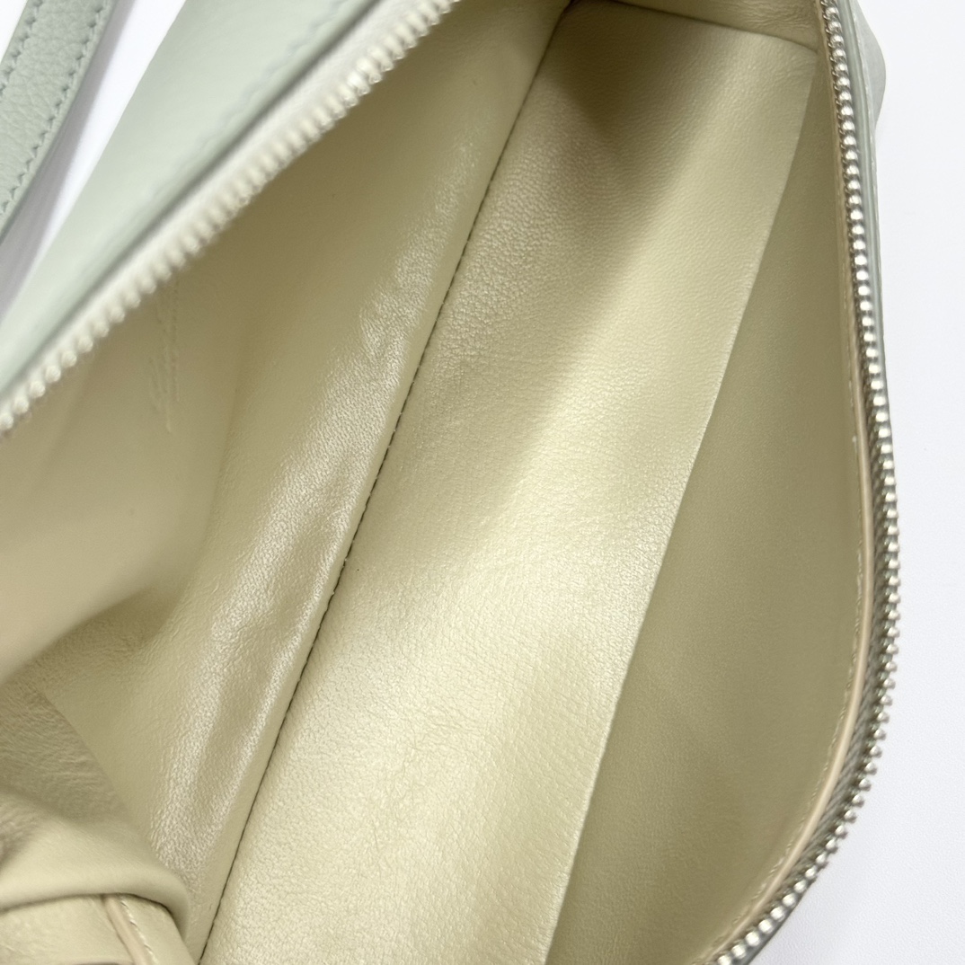Loro Piana Extra Pocket backpack L23.5 Grained Calfskin