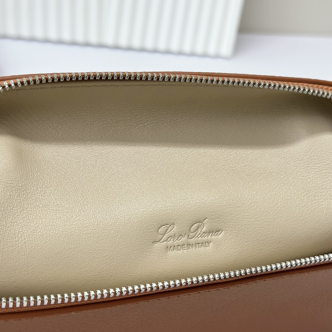 Loro Piana Extra pocket leather handbag Loro Piana Brown in Leather -
