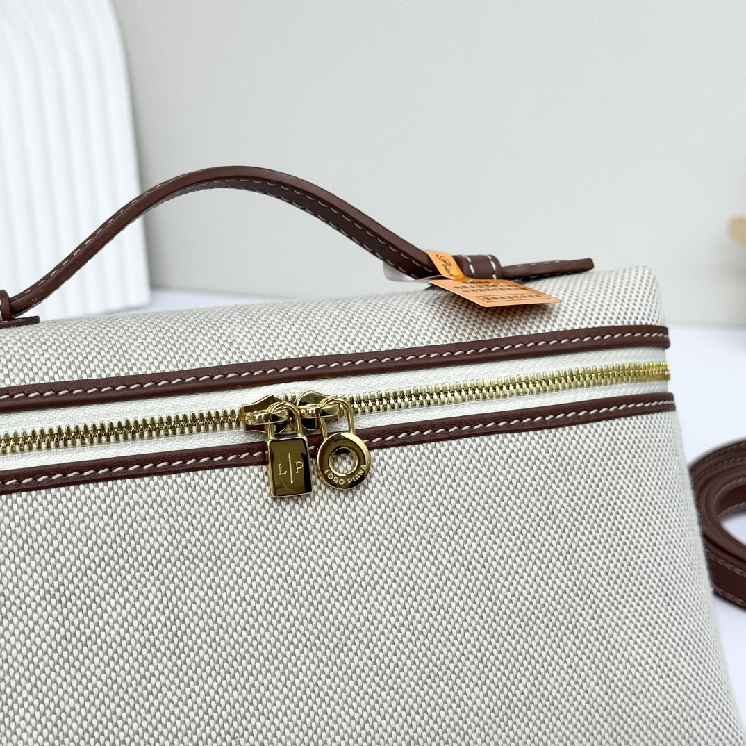 Loro Piana Extra Pocket Medium Canvas Tote Bag in White |