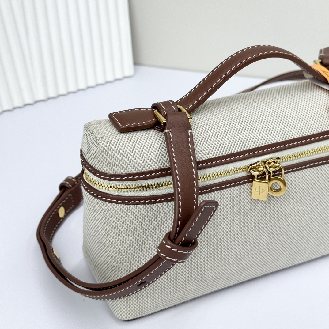 Loro Piana Extra Pocket Medium Canvas Tote Bag in White |