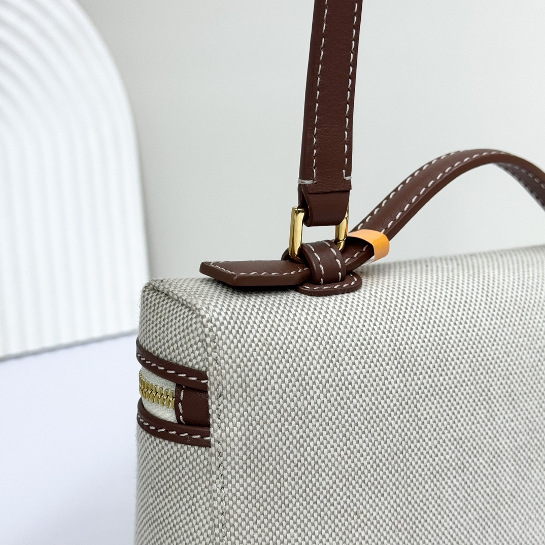 Loro Piana Extra Pocket Medium Canvas Tote Bag in White |
