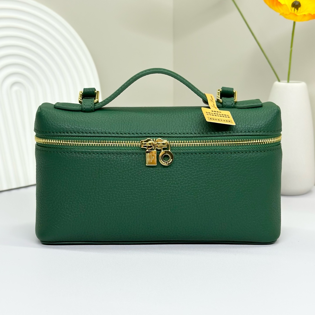 Loro Piana Green Leather Zip L19 Pouch Loro Piana |