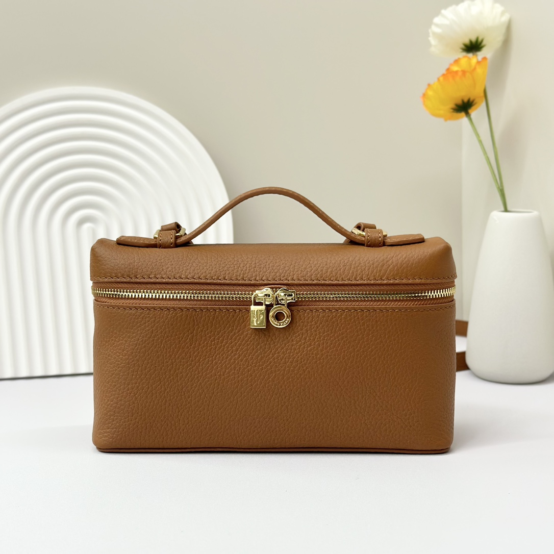 Leather bag Loro Piana Camel in Leather – 39208743