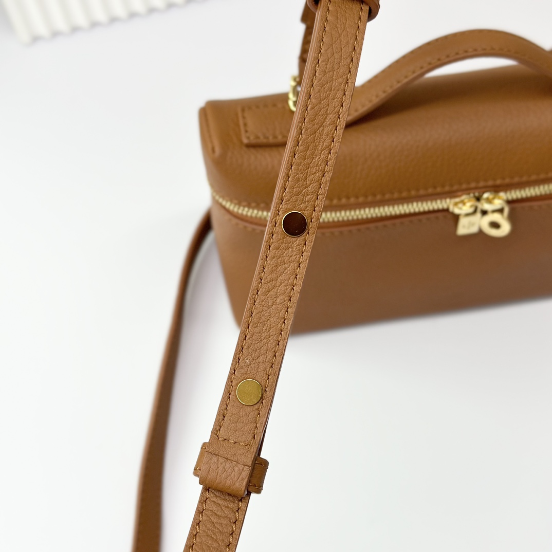 Leather bag Loro Piana Camel in Leather - 39208743