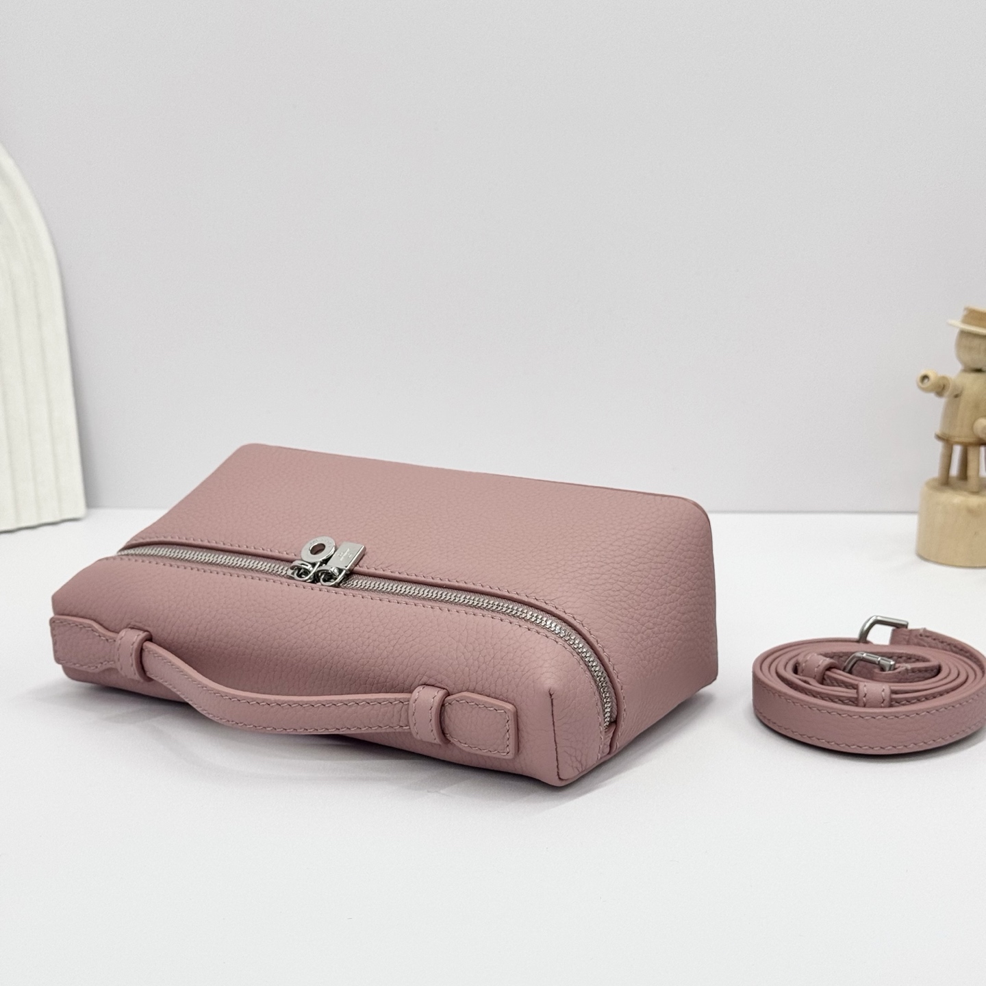 Leather handbag Loro Piana pink in Leather - 42043951