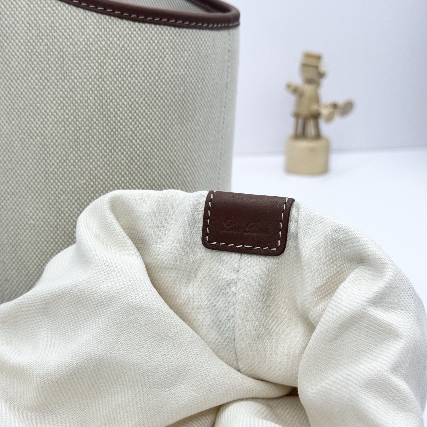 Loro Piana Bobbin Bucket bag Cotton, Linen Natural/Caramel