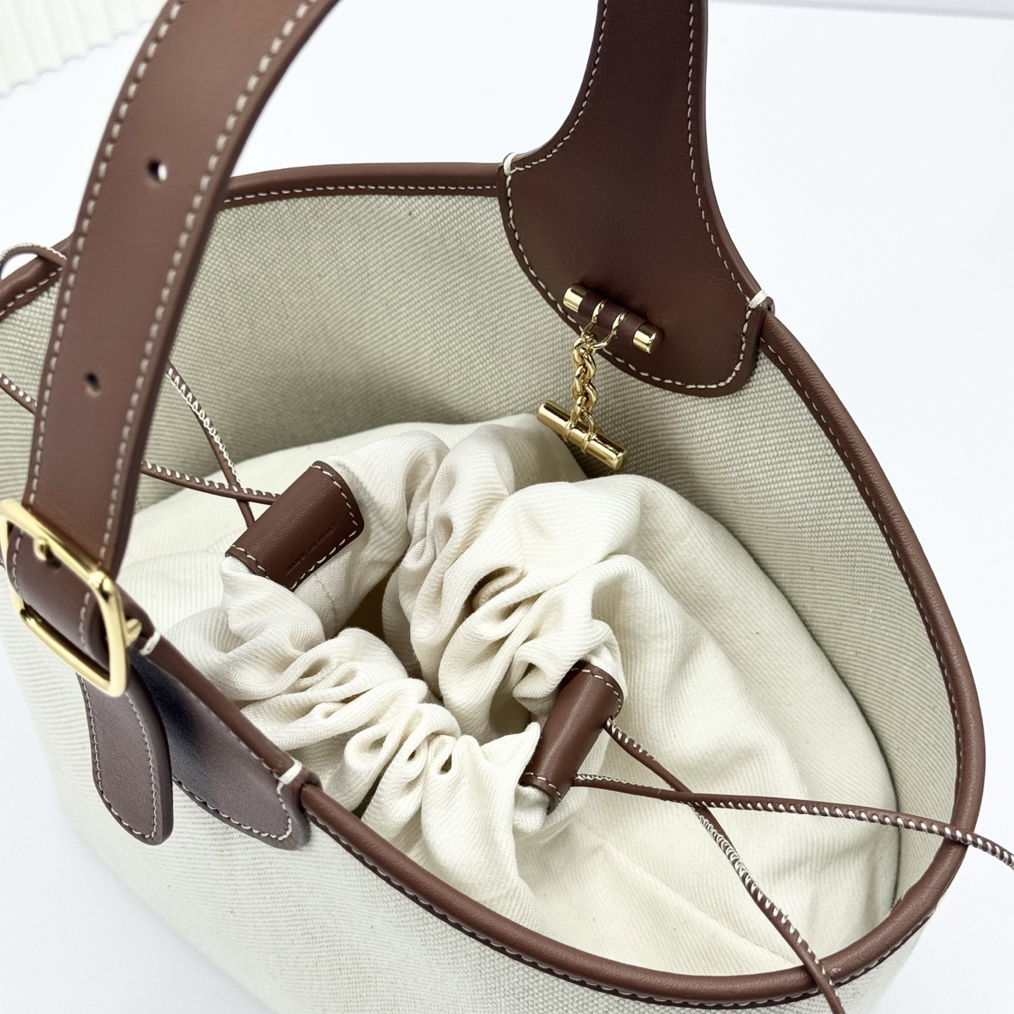 Loro Piana Bobbin Bucket bag Cotton, Linen Natural/Caramel