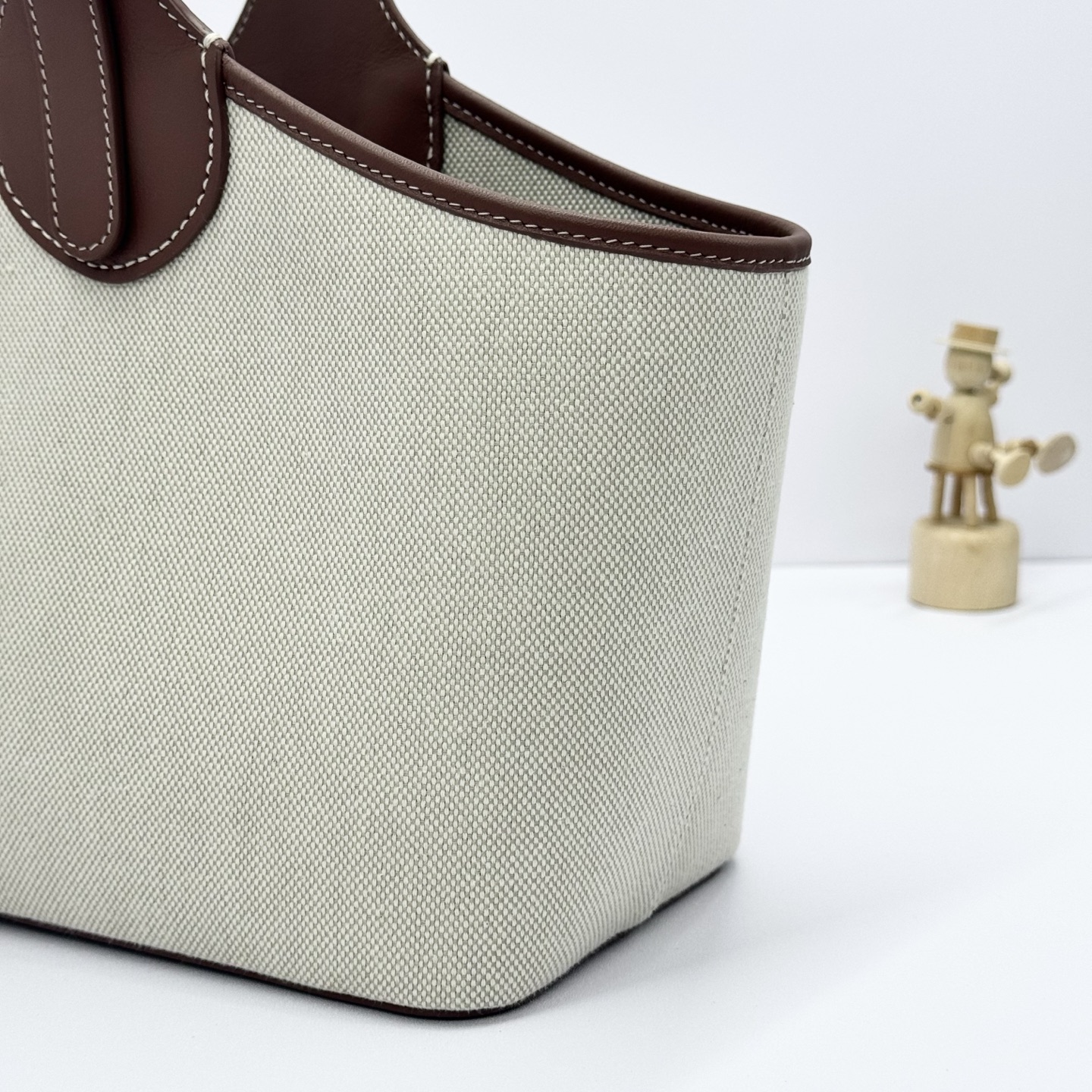 Loro Piana Bobbin Bucket bag Cotton, Linen Natural/Caramel