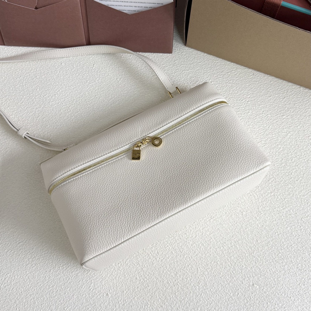 Loro Piana Extra Pocket L27 Grained Calfksin Whisper White/Sun Gold | Loro Piana SA