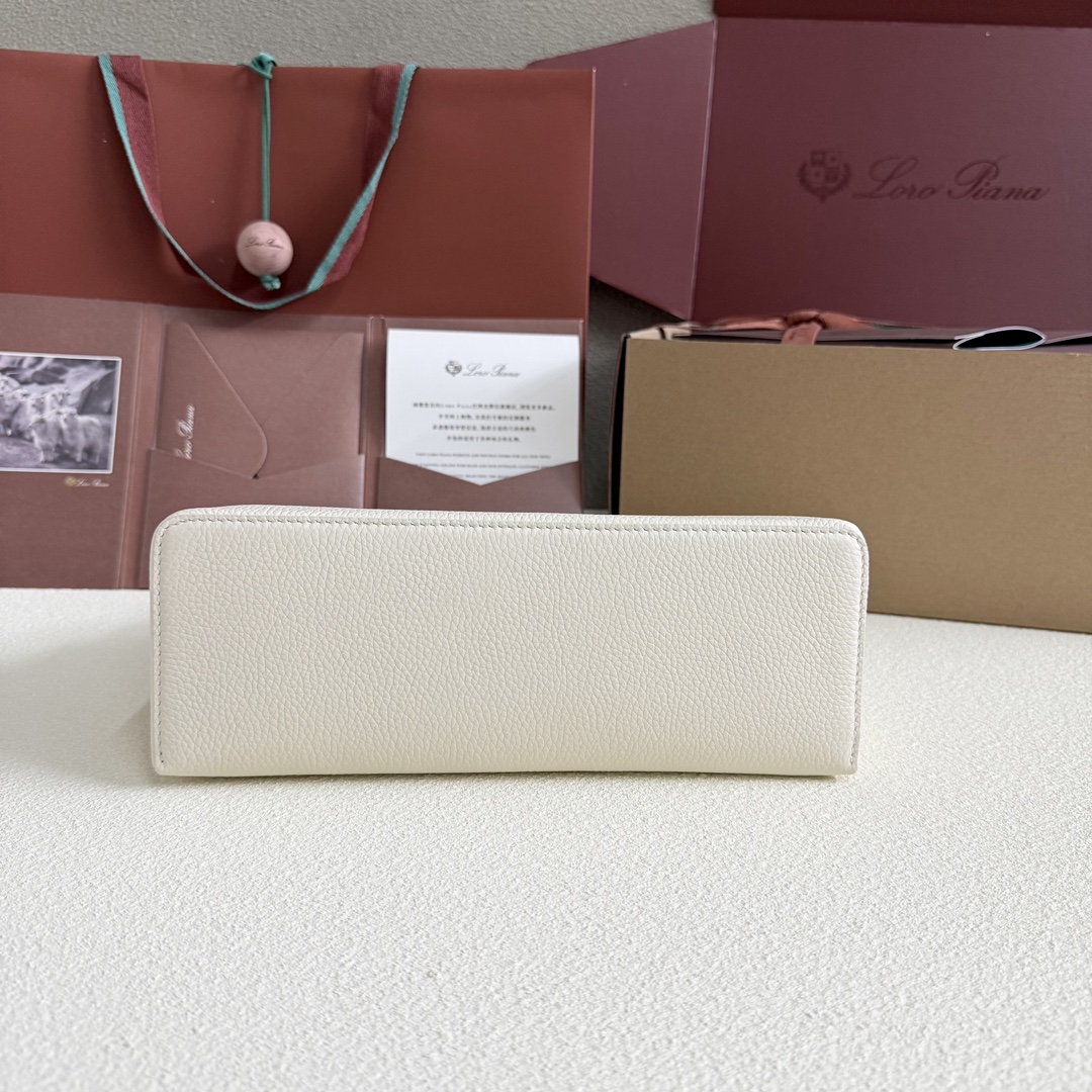 Loro Piana Extra Pocket L27 Grained Calfksin Whisper White/Sun Gold | Loro Piana SA