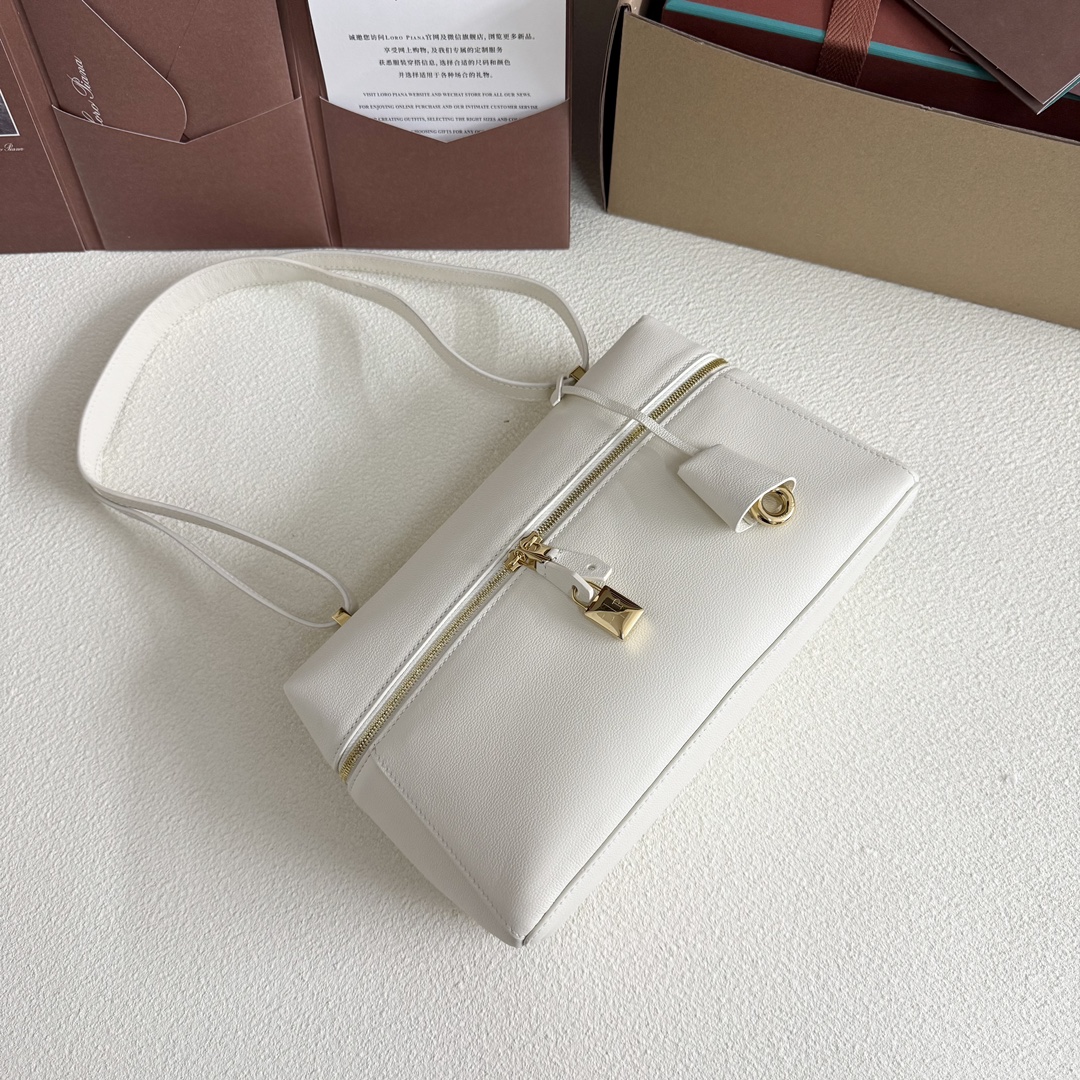 Loro Piana Extra Bag L27 Calfskin Whisper White/Sun Gold | Loro Piana FR