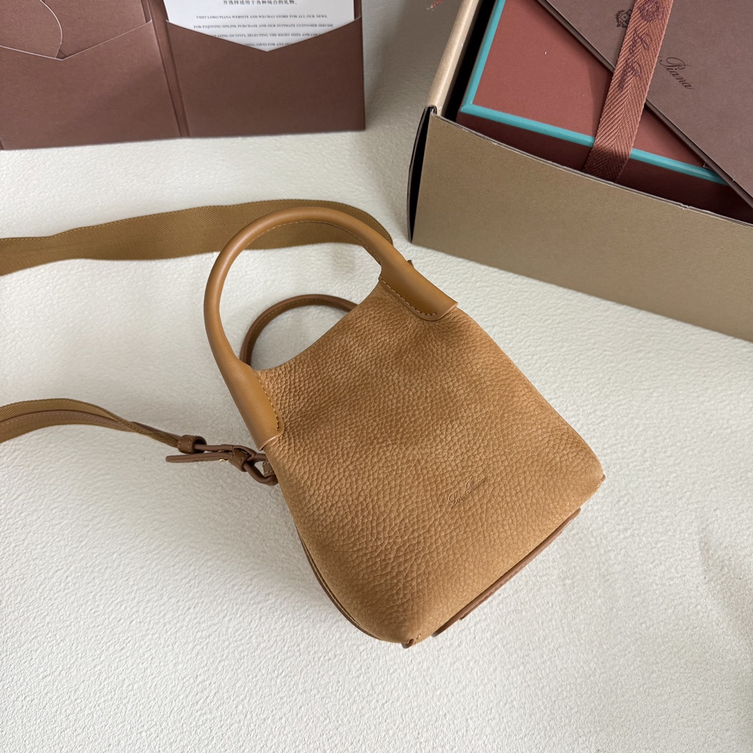 Loro Piana Bale Small leather tote bag in brown - Loro Piana |