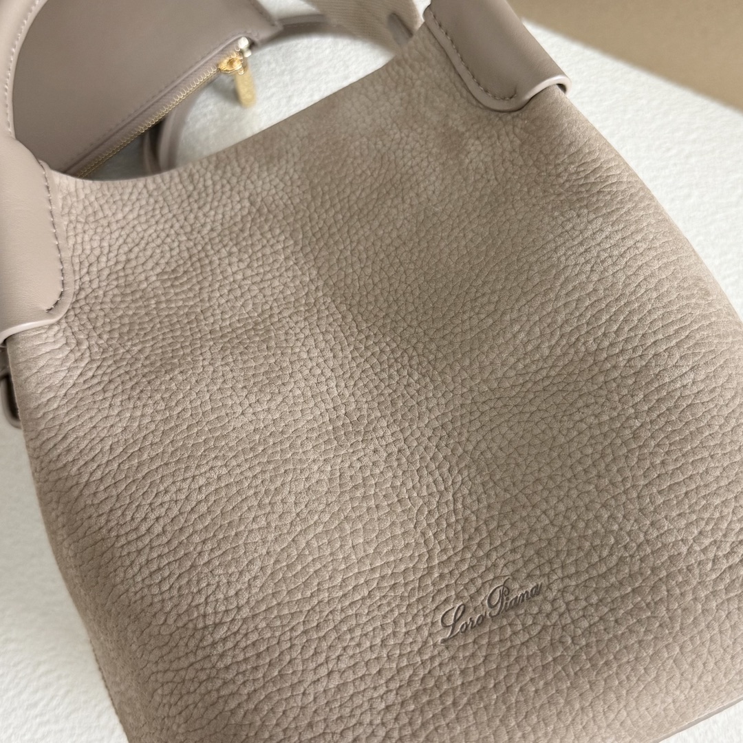 Loro Piana Small Bale bag Grained Calfskin Light Mastic | Loro Piana